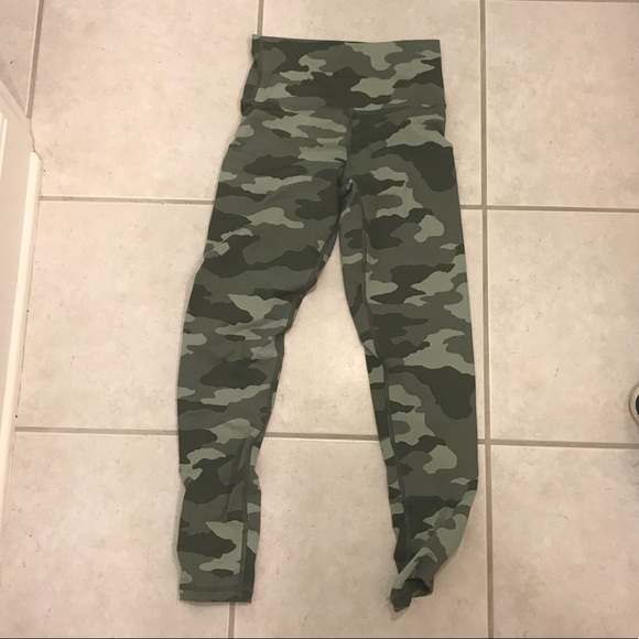 american eagle camo leggings